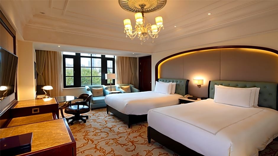 Четырёхместный номер Premium с видом на сад InterContinental Shanghai Ruijin, an IHG Hotel - Downtown Historic Iconic Garden Hotel