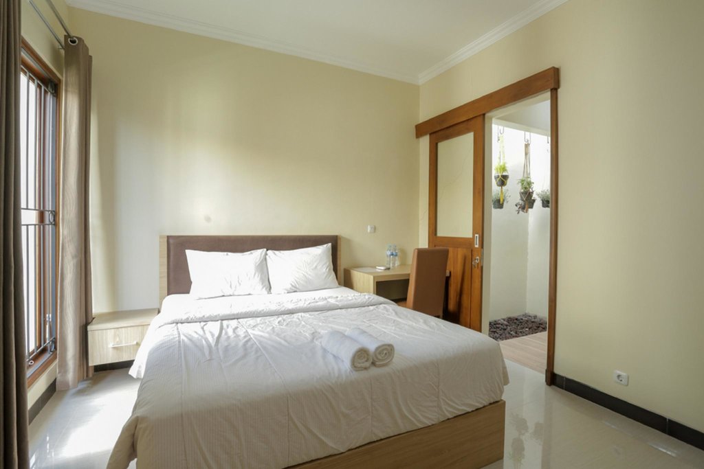 Suite IDR Green Guest House Syariah RedPartner