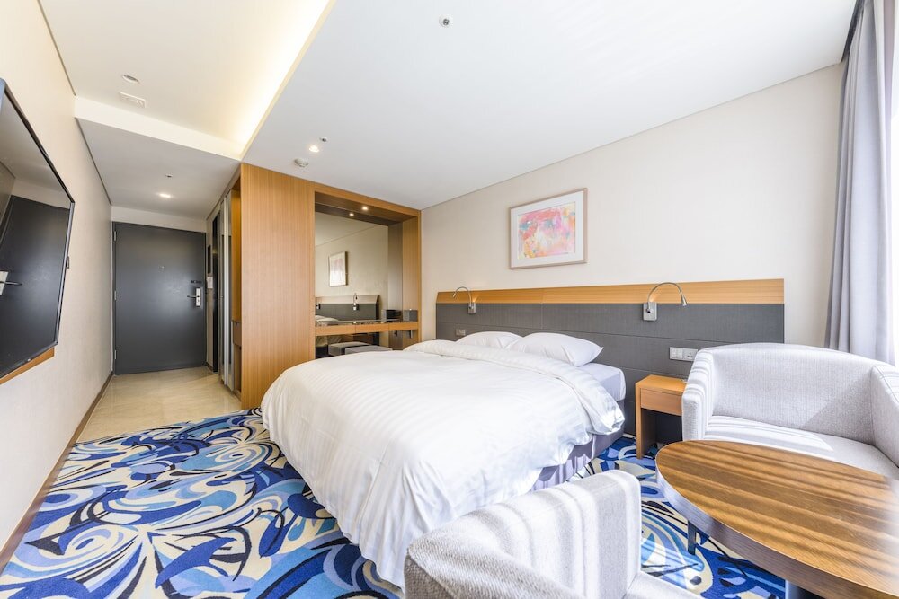Camera doppia Superior 1 camera da letto con vista sulla città Shin Shin Hotel Jeju Airport