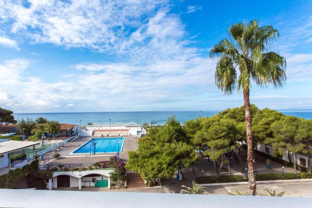 Habitación cuádruple Estándar con vista al mar Hotel Santa Caterina Village Club