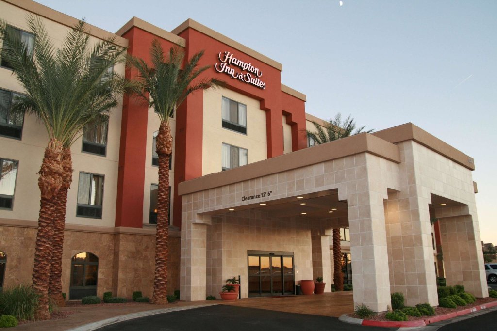 Номер Standard Hampton Inn & Suites Las Vegas South