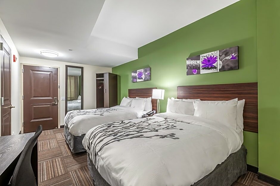 Standard room Van Wyck Hotel & Suites near JFK Airport