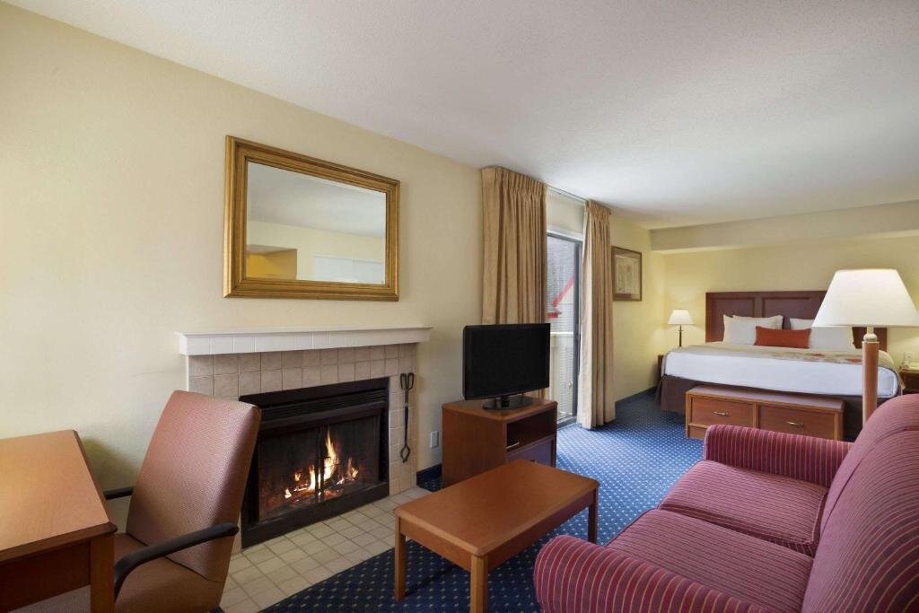 Двухместный люкс Affordable Suites of America Grand Rapids