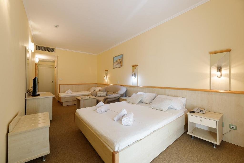 Standard triple chambre avec balcon Hotel Adria