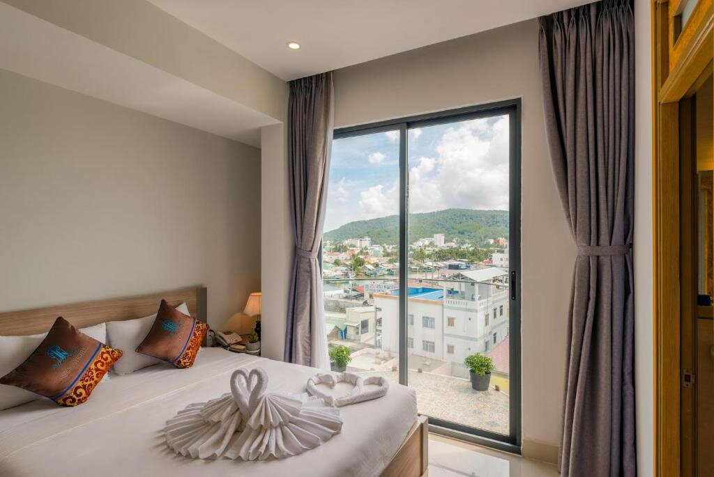 Deluxe Double room with balcony Nipola Hotel