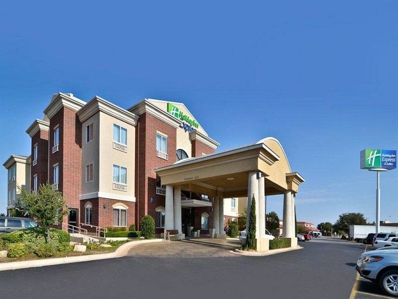 Double suite Holiday Inn Express Hotel & Suites Abilene, an IHG Hotel
