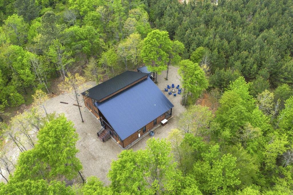 Hütte 4 Zimmer Fun & Inviting Modern Luxury 4br Retreat At Broken Bow Lake Features Hot Tub, Fire Pit, Playground And More Once In A Blue Moon