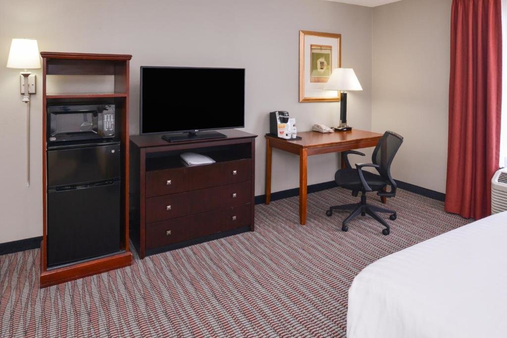 Andere Holiday Inn Express Hotel & Suites North Little Rock, an IHG Hotel
