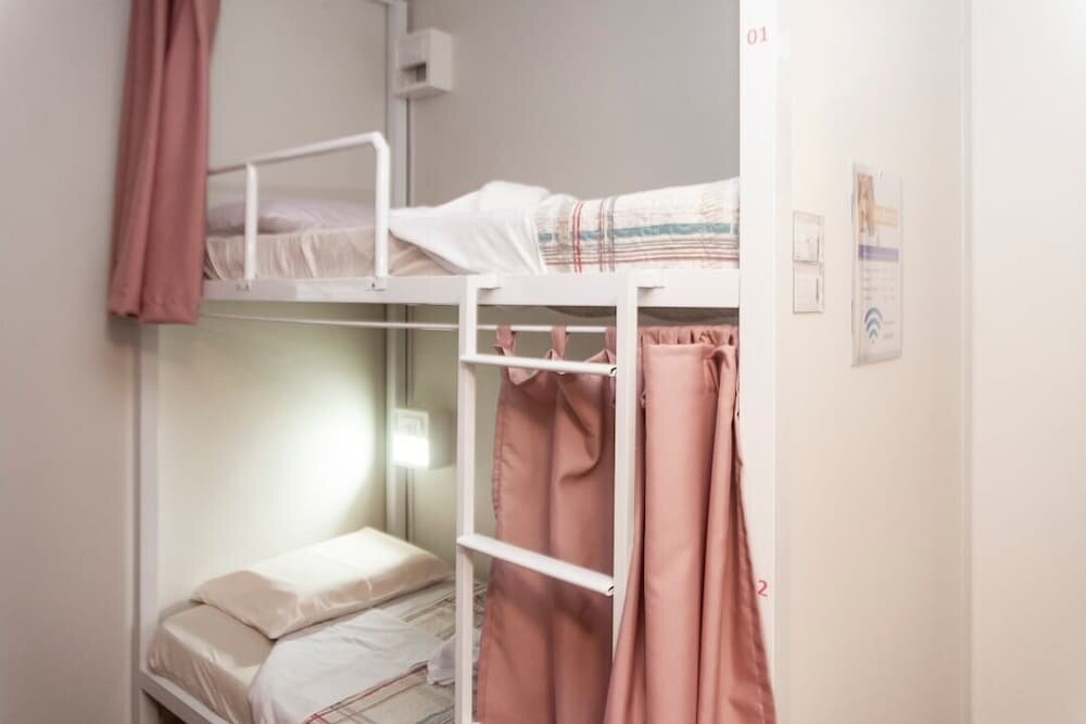 Кровать в общем номере (женский номер) Bela Curitiba Hostel
