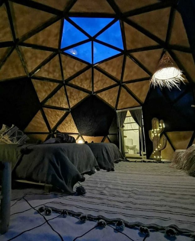 Tenda desert domes camp