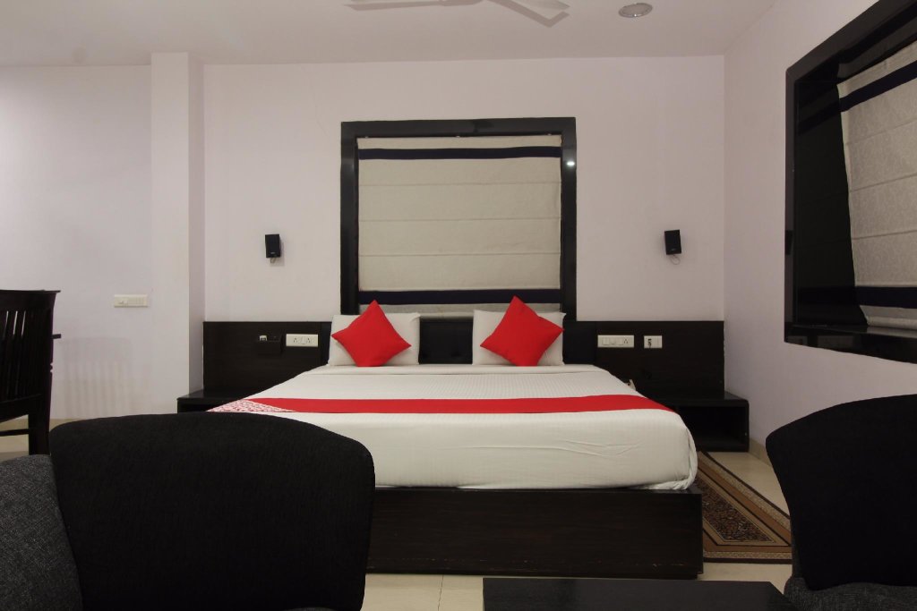 Suite Standard OYO 14501 Hotel Hill View Guest House Begumpet