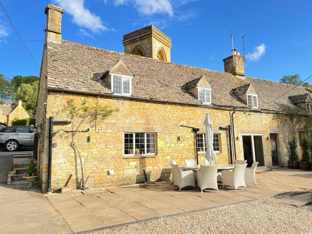 3 Bedrooms Cottage Stunning Cotswold Cottage in Snowshill Broughwood