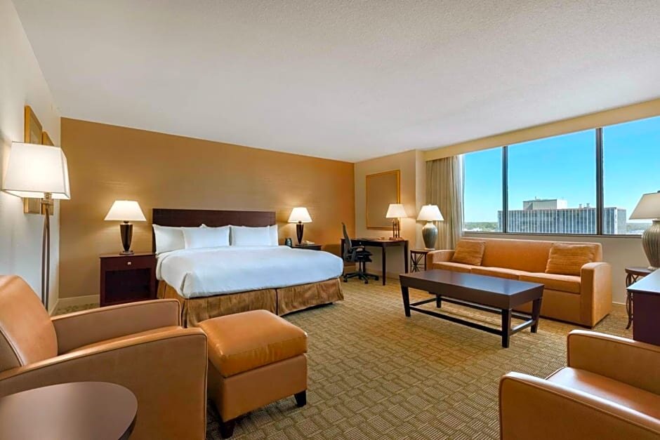 Номер Deluxe Hilton Fort Wayne at the Grand Wayne Convention Center