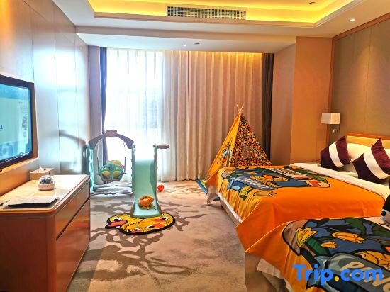 Suite doble familiar Huatong Hotel