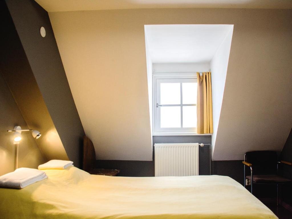 Standard double chambre 16eur - Old Town Munkenhof