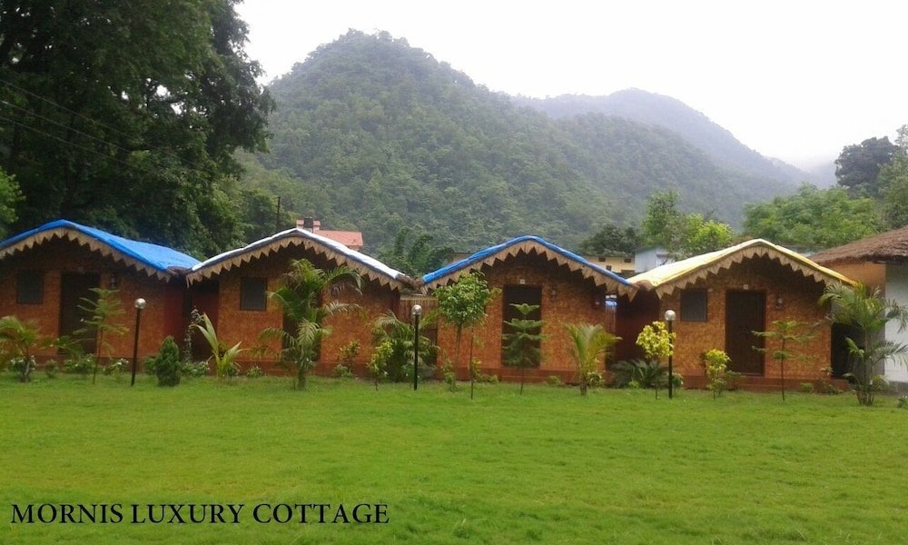 Luxury Cottage Mornis Camp and Resort