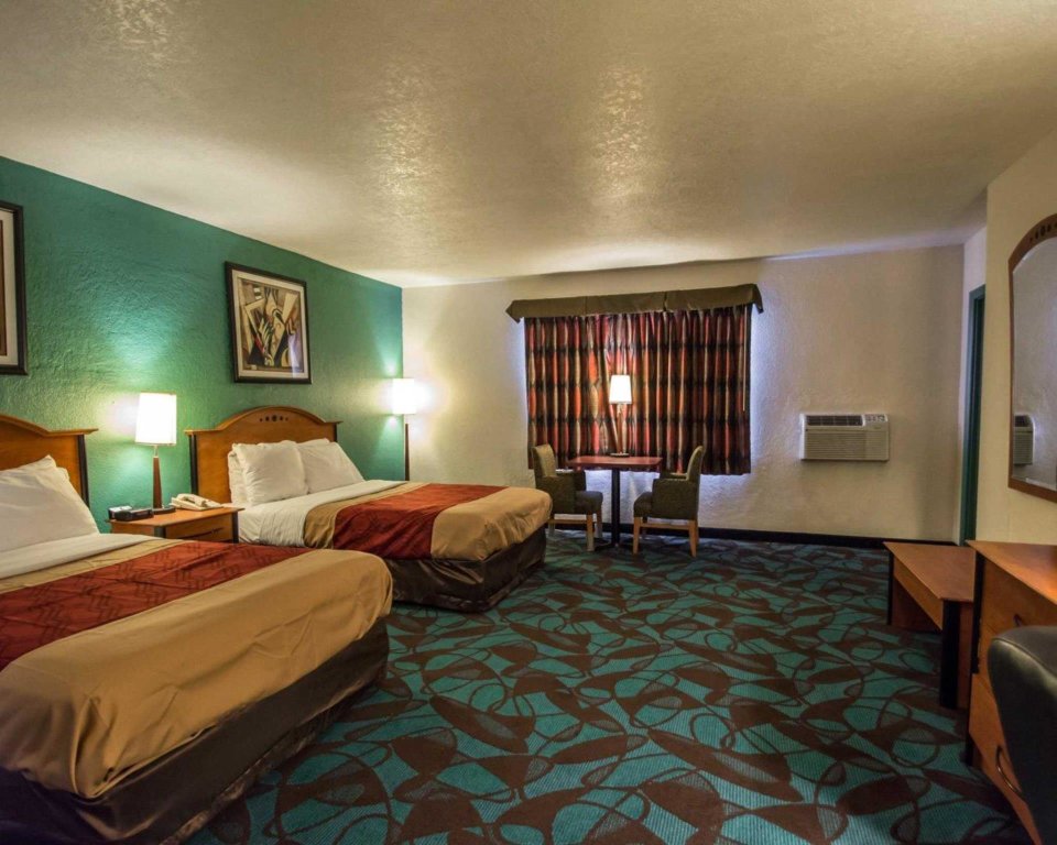 Standard Quadruple room Econo Lodge Hollywood-Ft Lauderdale International Airport