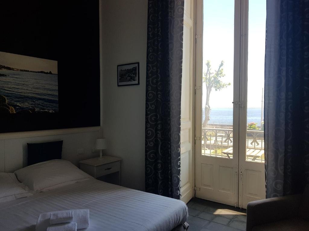 Deluxe Double room with balcony and with sea view I Puritani B&B