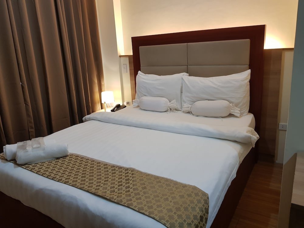 Camera Standard Sleep and Stay Hotel
