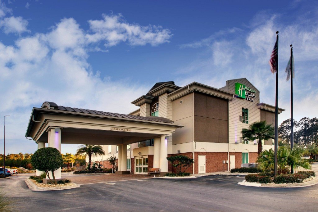 Люкс Standard Holiday Inn Express Hotel & Suites Jacksonville North-Fernandina, an IHG Hotel