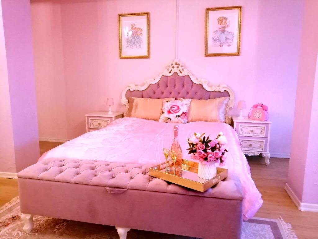 Трёхместный номер Standard Lighane's Studio with Sailor Moon Room