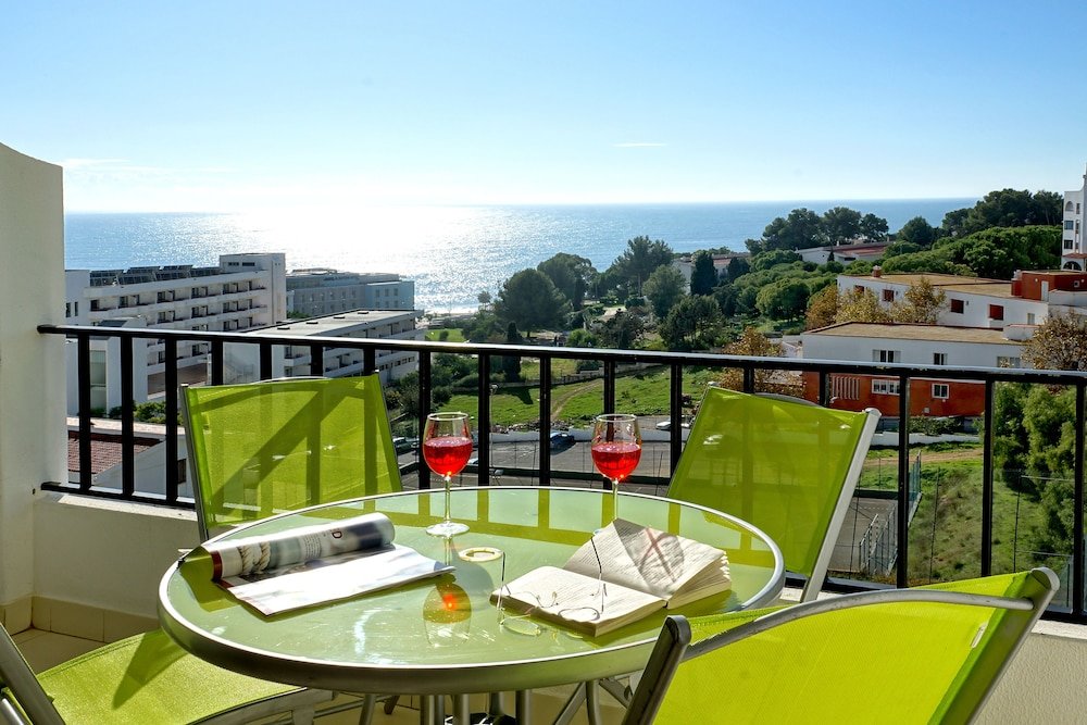 1 Bedroom Apartment with balcony and with sea view Apartamentos do Atlantico
