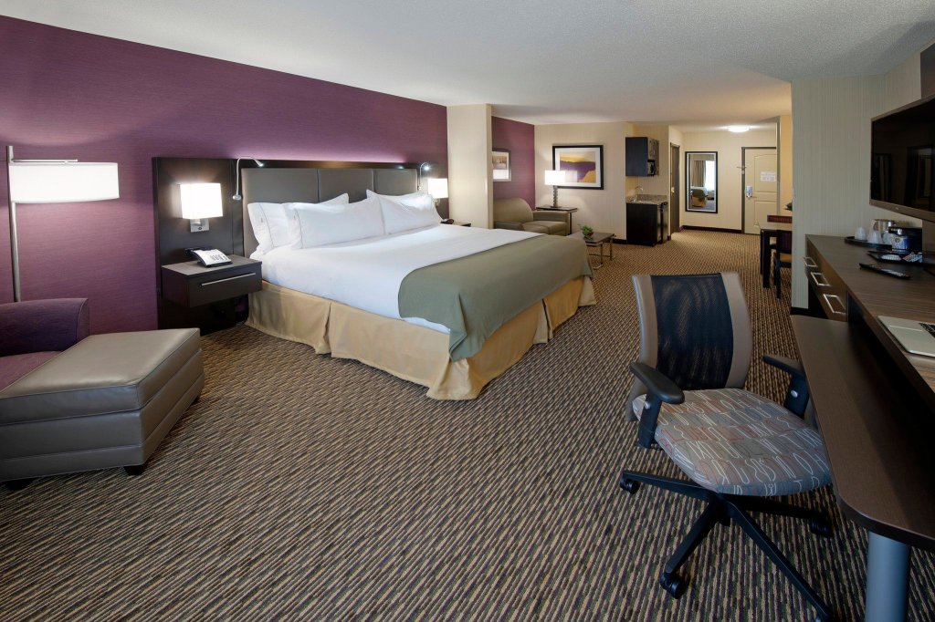 Suite Holiday Inn Express Hotel & Suites Clearfield, an IHG Hotel
