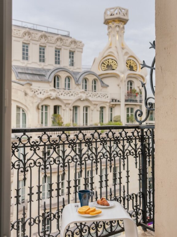 Habitación Clásica con balcón Legend Saint Germain