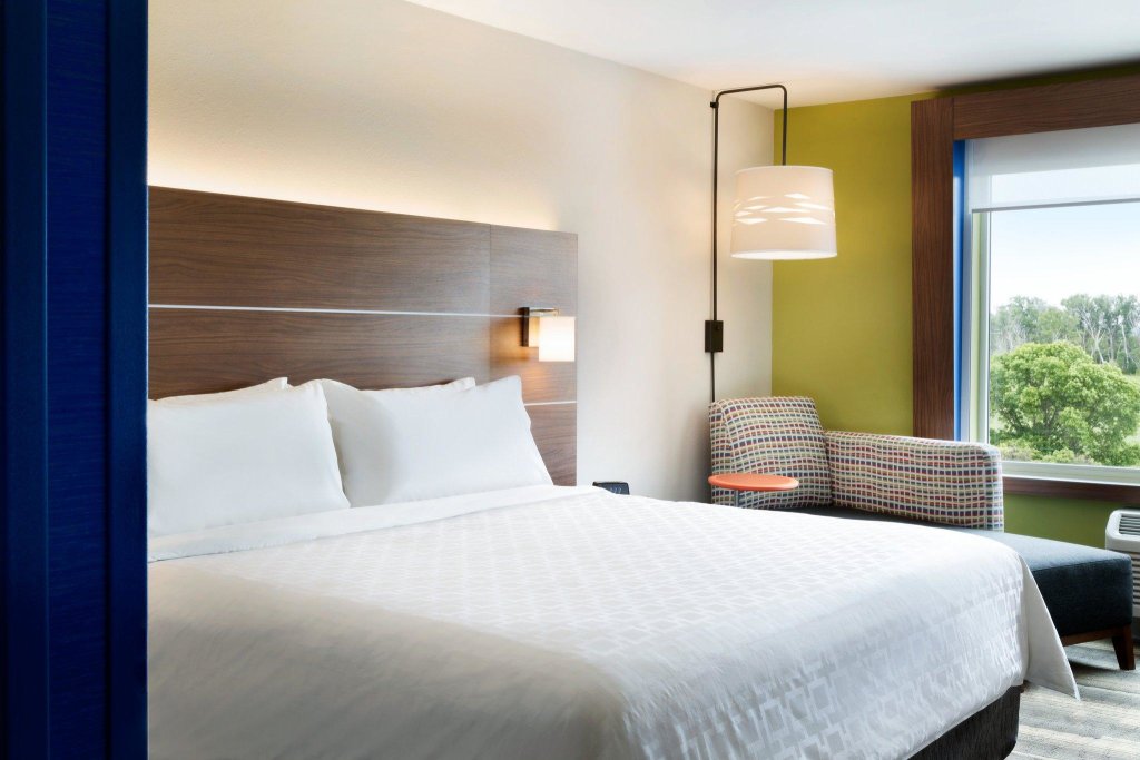 Standard Zimmer Holiday Inn Express & Suites Savannah W - Chatham Parkway, an IHG Hotel