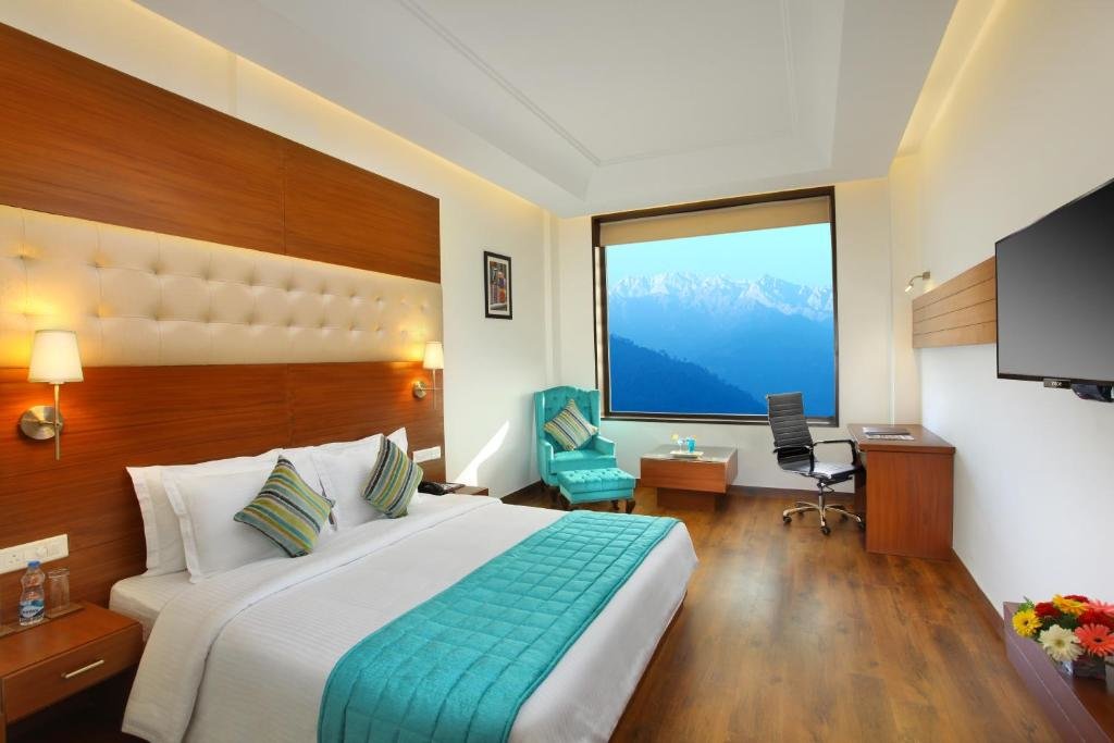Superior Double room with city view RS Sarovar Portico