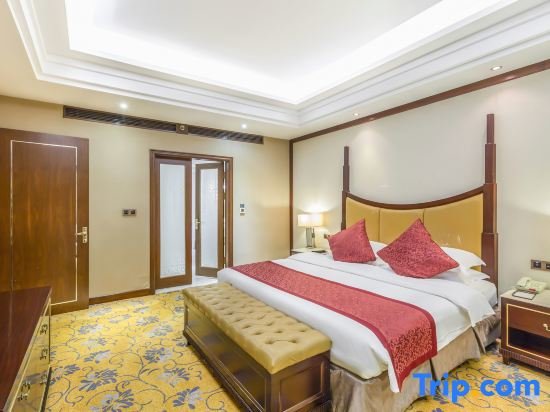 Suite Xinyang Zhongle Baihua Hotel