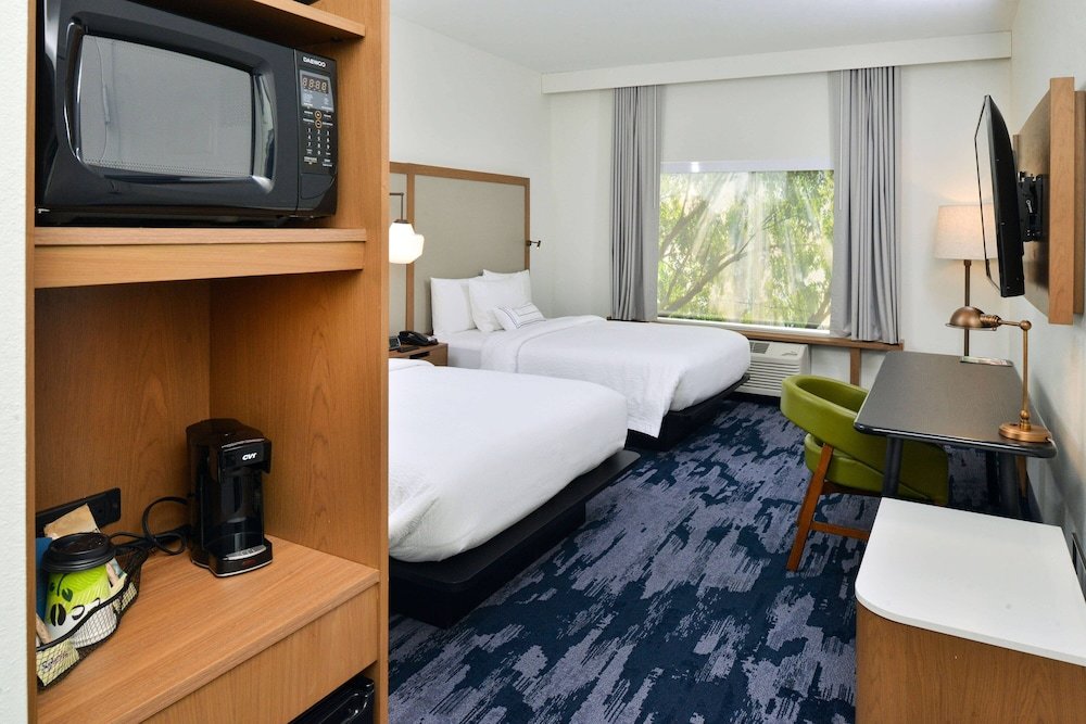 Четырёхместный номер Standard Fairfield Inn & Suites by Marriott Charlotte University Research Park