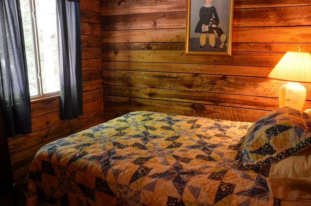 2 Bedrooms Standard room Panther Creek Cabins