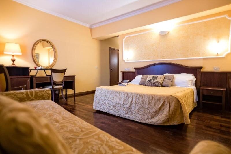 Standard Doppel Zimmer Grand Hotel Italia
