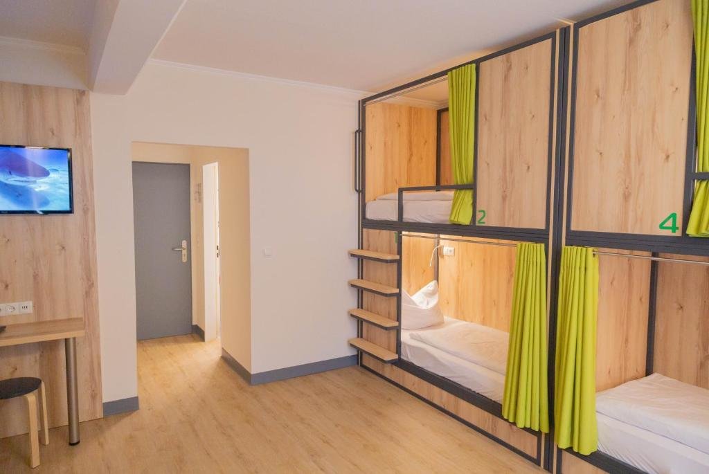 Кровать в общем номере Das Ebertor - Hotel & Hostel