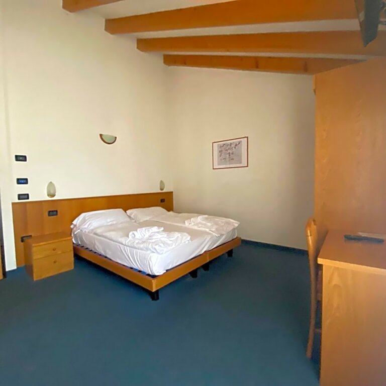 Standard Triple room with mountain view Hotel Olisamir