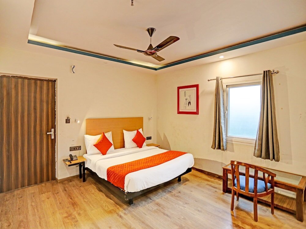 Camera Standard Hotel Noida Grand Sec 58 By F9 Hotels