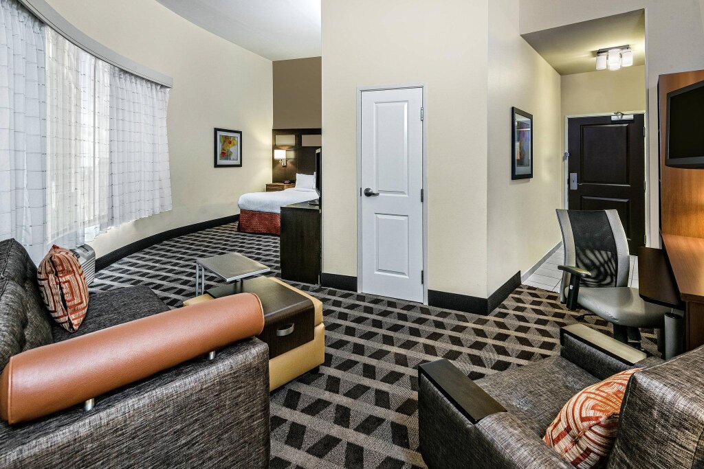 Люкс TownePlace Suites by Marriott San Antonio Downtown Riverwalk