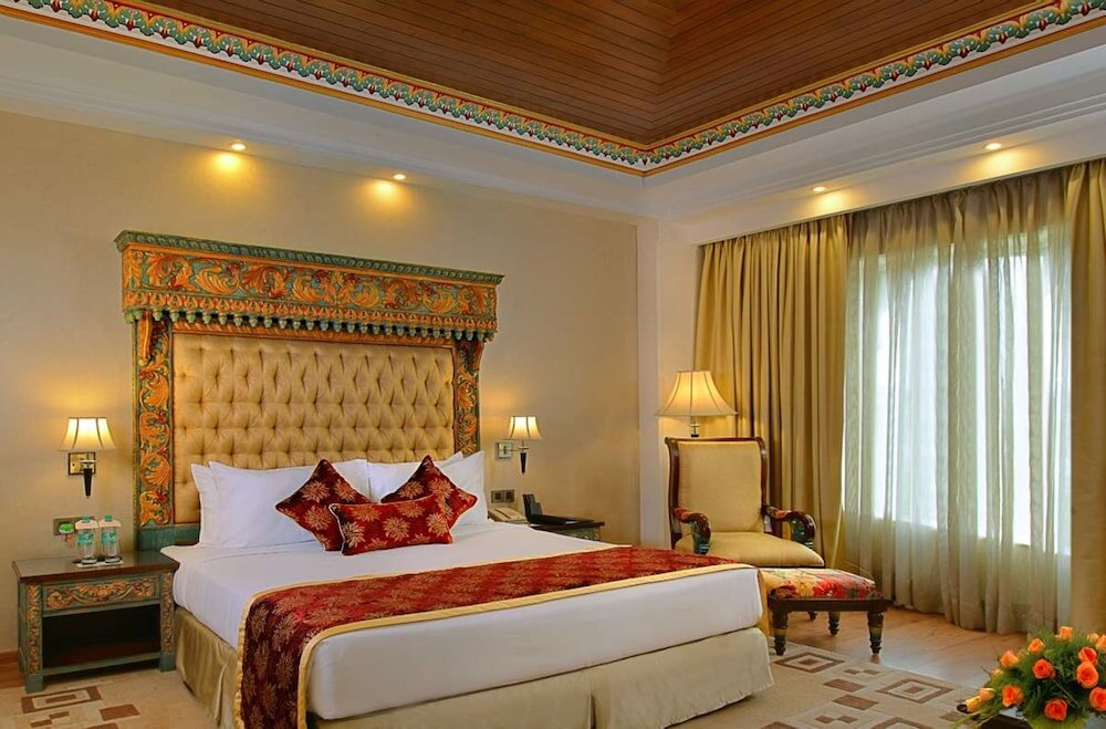 Suite Noormahal Palace Hotel