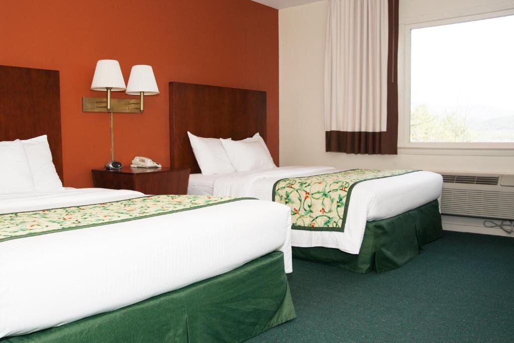 Номер Standard Red Carpet Inn and Suites Plymouth