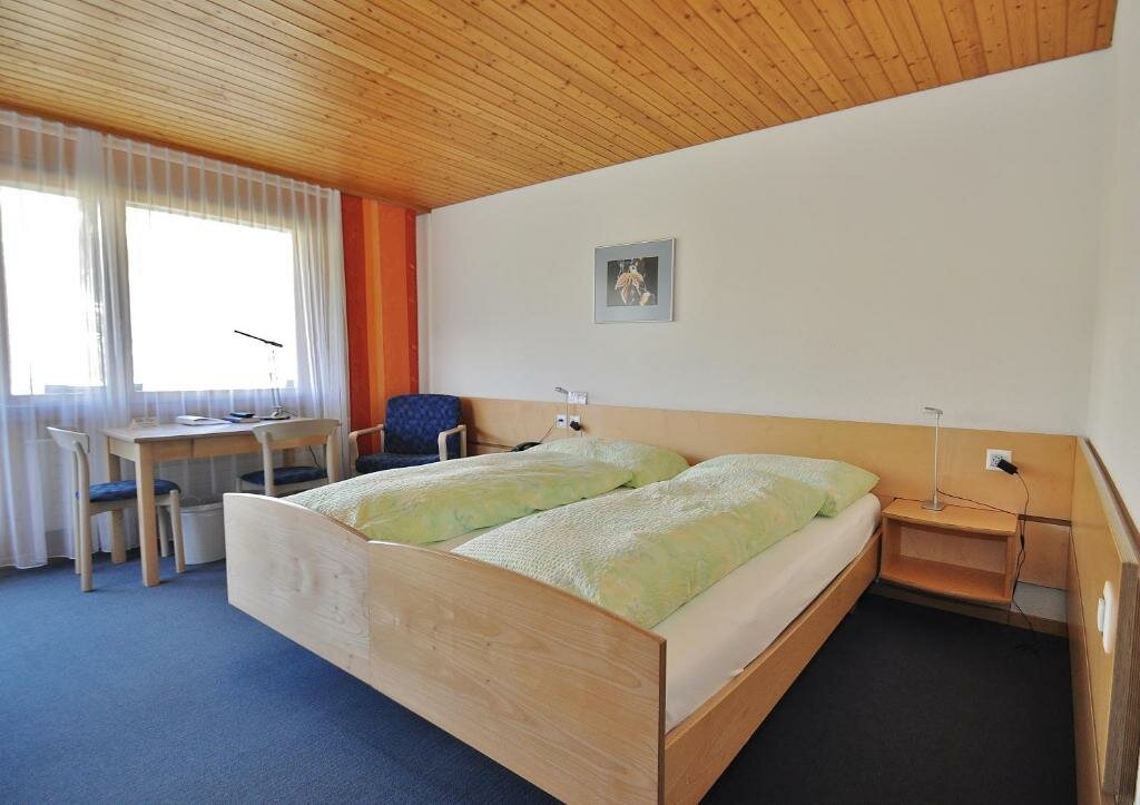 Standard Double room with balcony Ferien- und Familienhotel Alpina Adelboden