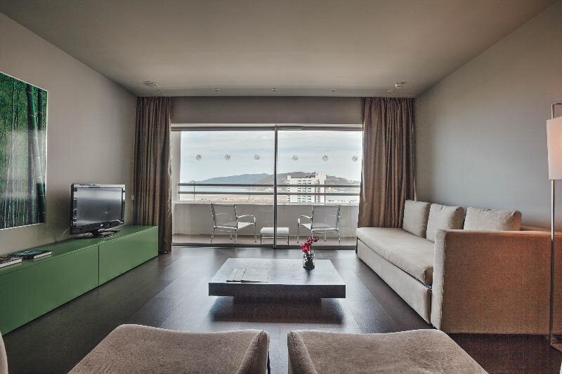 1 Bedroom Suite with sea view The Editory