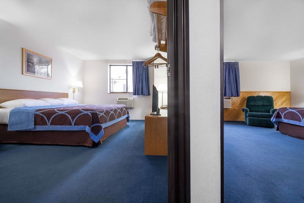 Suite 1 Schlafzimmer Super 8 by Wyndham Park Rapids