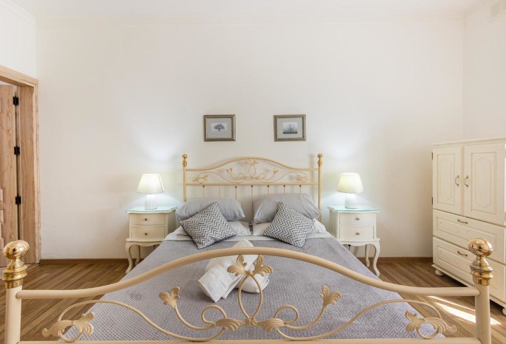Апартаменты 70/2- Spacious & Charming 3 Bedroom Apt In Sliema