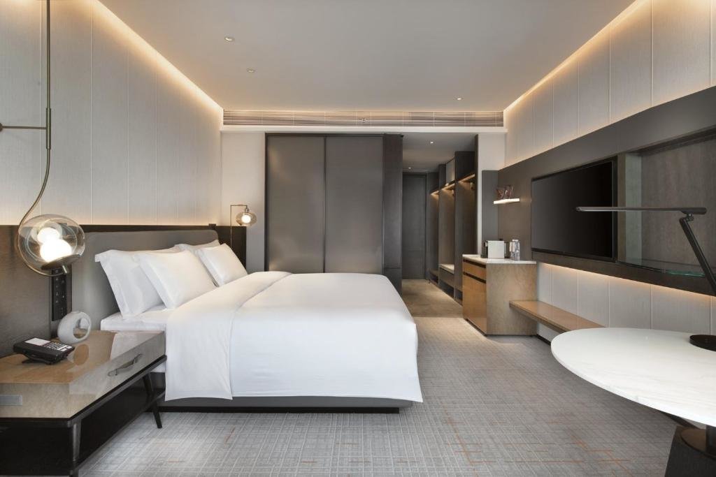 Standard Double room Crowne Plaza Wuhan Optics Valley, an IHG Hotel