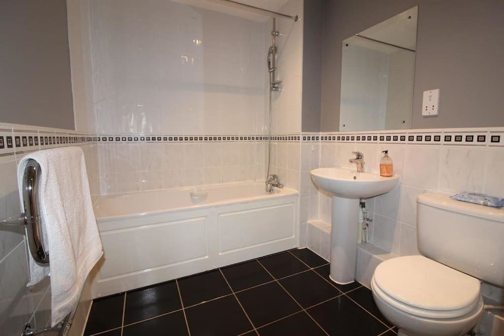 Апартаменты Triumph House 3 bed Apartment in Coventry City Centre