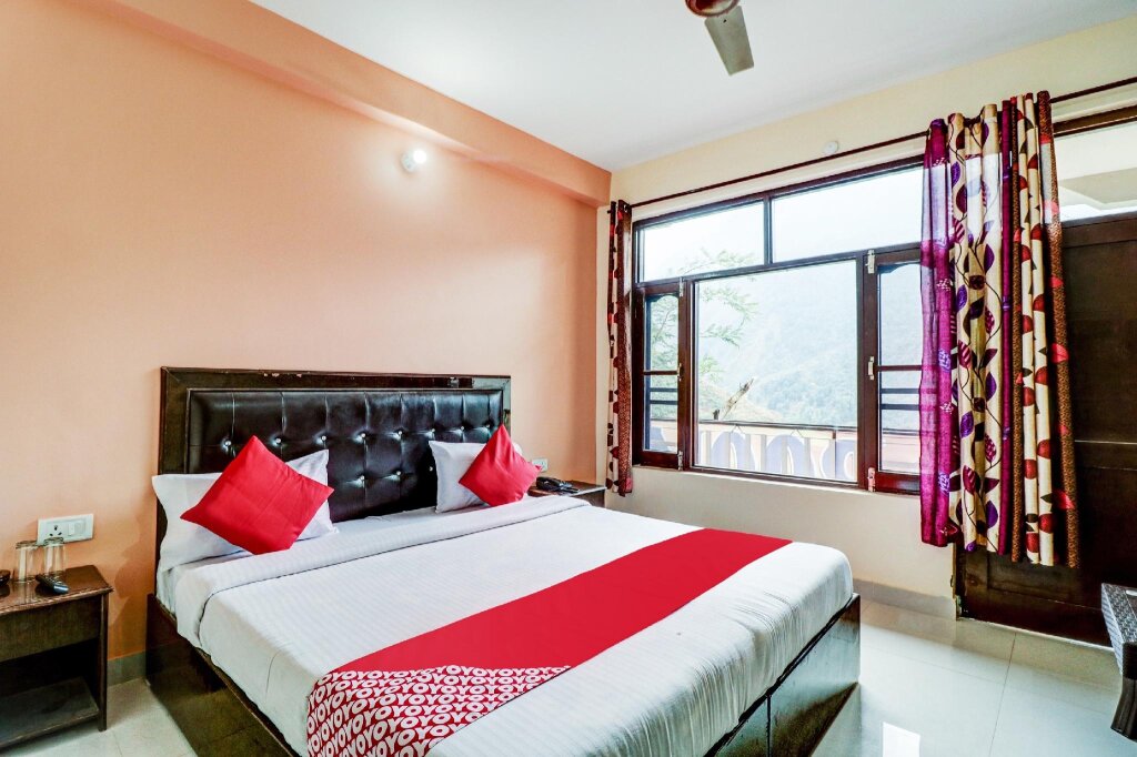 Standard Suite OYO 66006 Hotel Himalayan Paradise