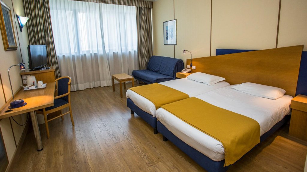 Standard Quadruple room Express Hotel Aosta East