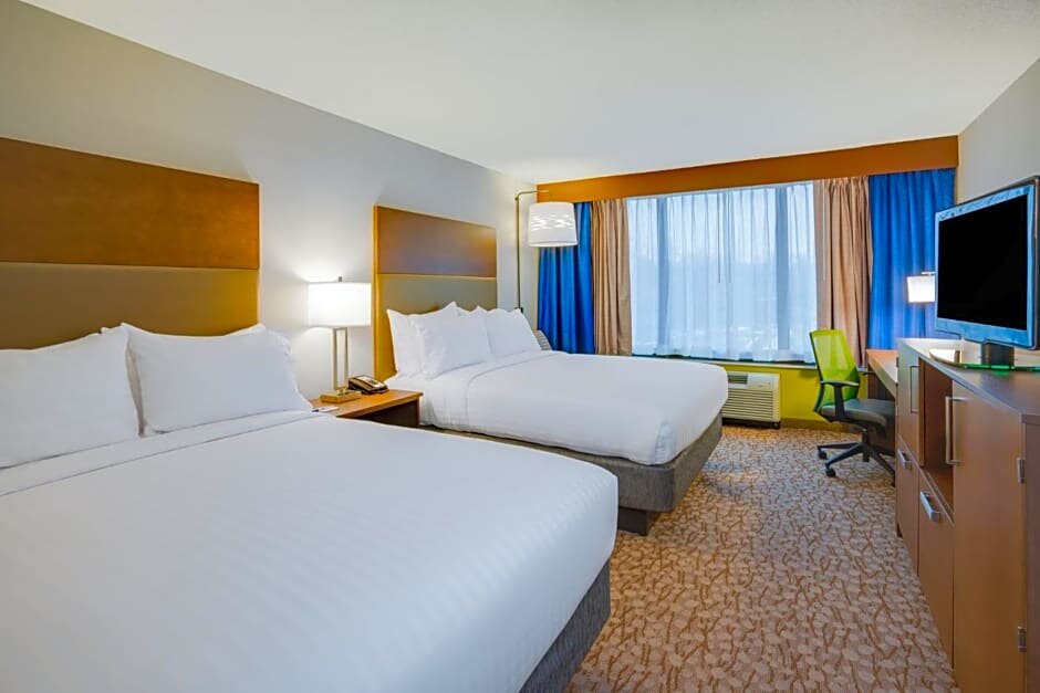 Четырёхместный номер Superior Holiday Inn Express & Suites Ft. Washington - Philadelphia, an IHG Hotel