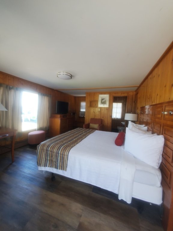 Standard room Bayview Lakefront Inn